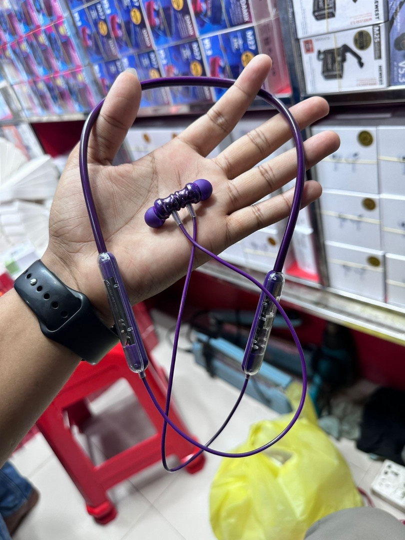 UiiSii,R-05,Transparent,neckband,50,Hours,Music,playback